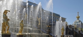 03.08.2021, Праздник фонтанов в Петергофе отменили