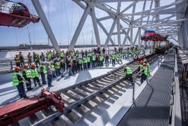 14.06.2019, На Крымском мосту завершена укладка 1 ж/д пути