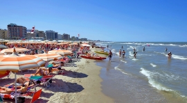 17.07.2019, Море в Римини: температура воды, берег
