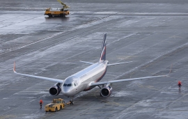 08.05.2019, Туристы отказались лететь на Суперджете в Ригу